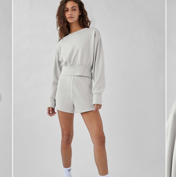 NWT TNA airy fleece perfect shrunken sweatshirt - Picture 2 of 6